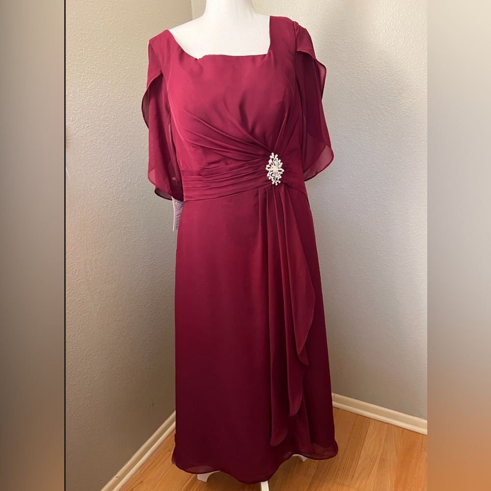 #402 B Burgundy Chiffon sleeve Tea Length Pleated Front Evening Dress-12/14-Lrg